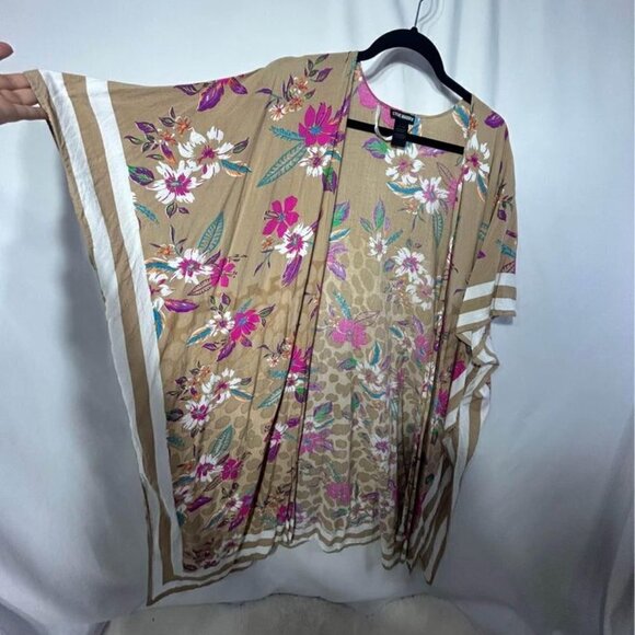 Steve Madden woman’s swimsuit coverup. Excellent condition. One size. - Picture 3 of 9